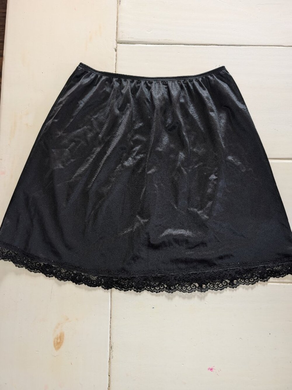 VTG Deena Black Lace Half Slip Women's Sz M USA Nylon Scalloped Hem Satin